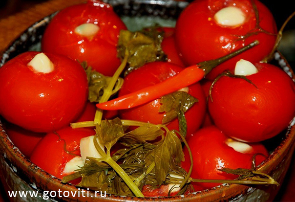 Рецепт маринованных помидоров от Елены Калининой.