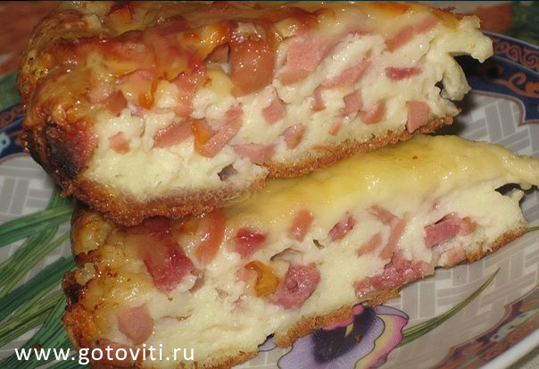 Пицца-пирог с колбасно-сырной начинкой!